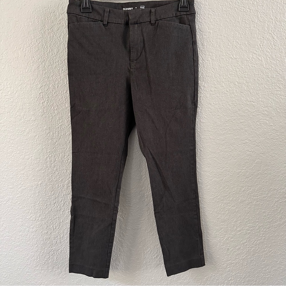 Old Navy Gray Pixie Pants – Size 6 Business Casual